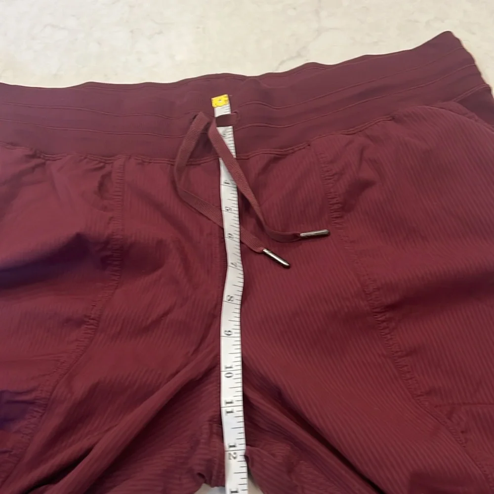 Lululemon Dance Studio Mid-Rise Jogger Red Merlot Size 14‎